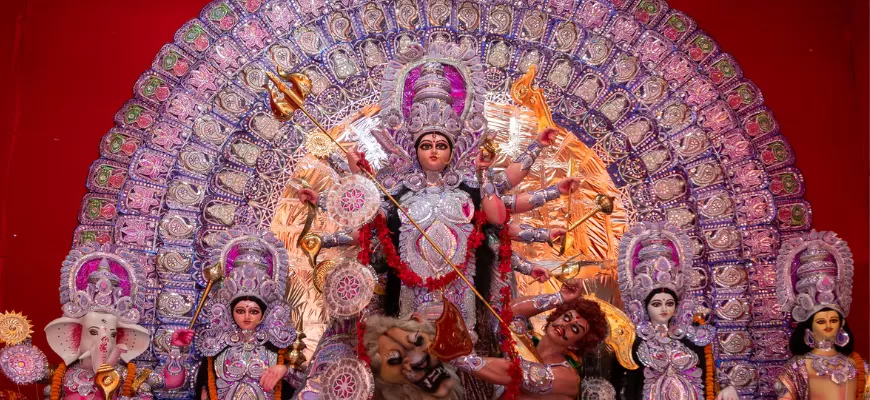 Pandal Hopping with RenTrip During Durga puja 